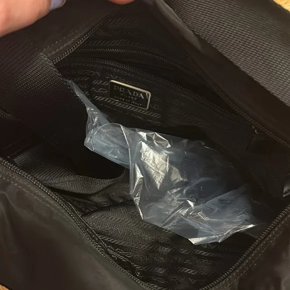 Prada - Picture 4 of 4